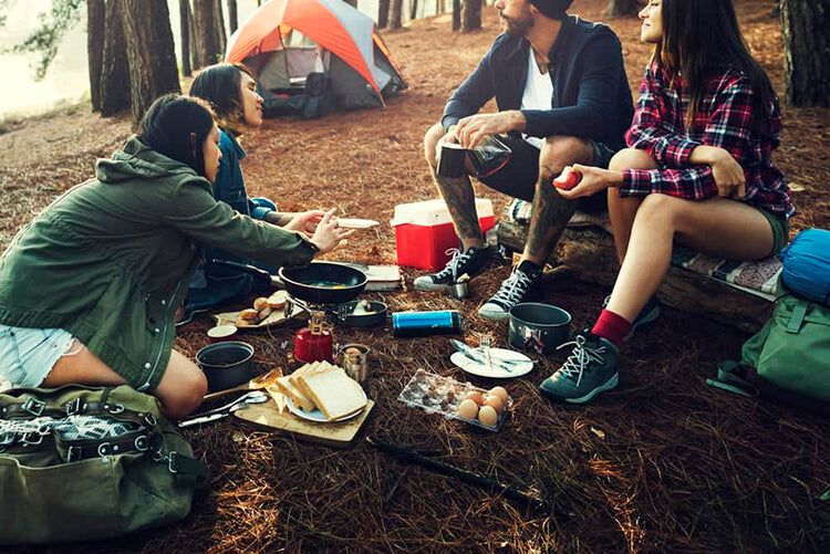 "Outdoor Ekipmanları: Doğada Konfor ve Güvenlik İçin İhtiyaçlarınız"